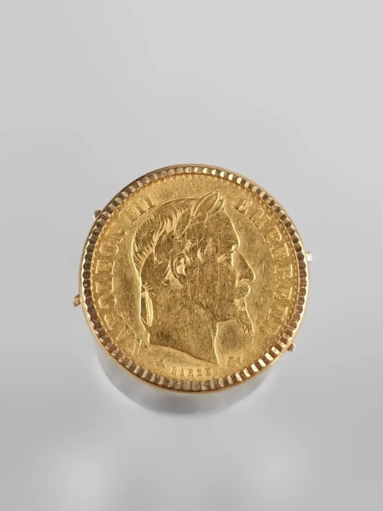 Bague en or jaune ornée d'une pièce de 10 francs Napoléon 1866, lokans